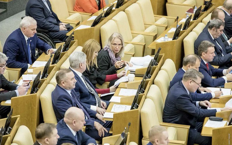 Россияне смогут оценивать работу чиновников и депутатов через Госуслуги