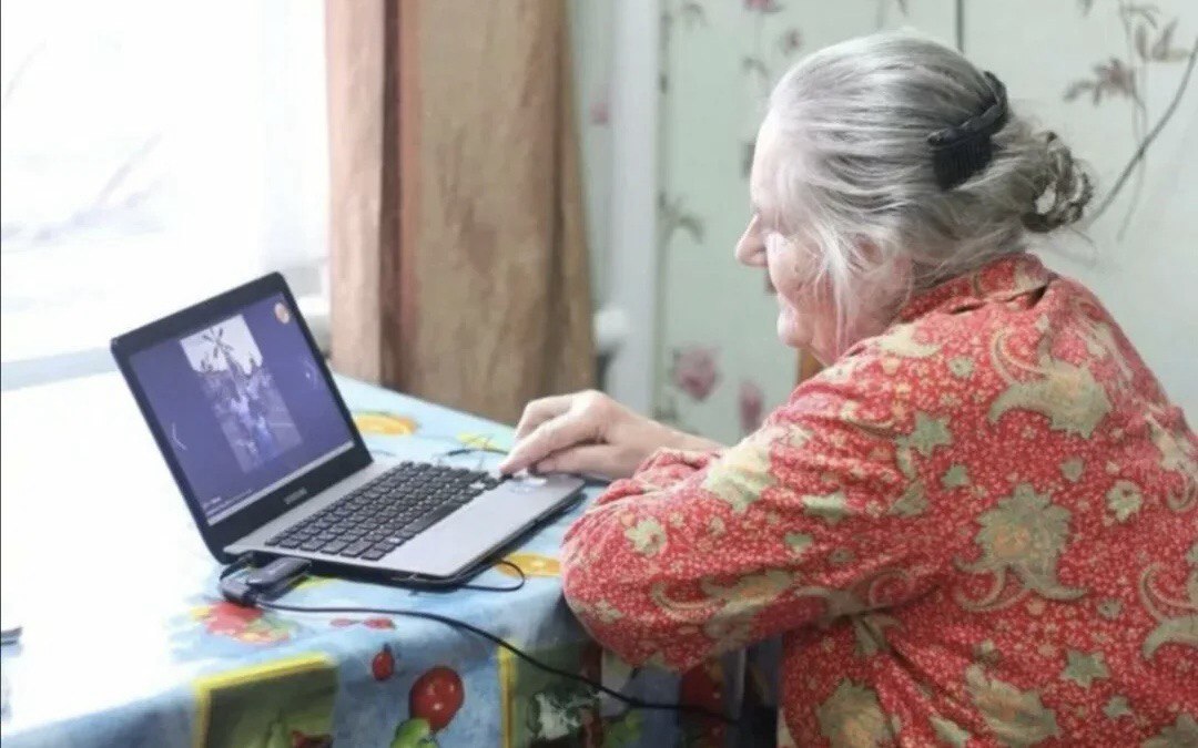 Интернет — новое лекарство от старости? Учёные нашли неожиданную пользу для пенсионеров